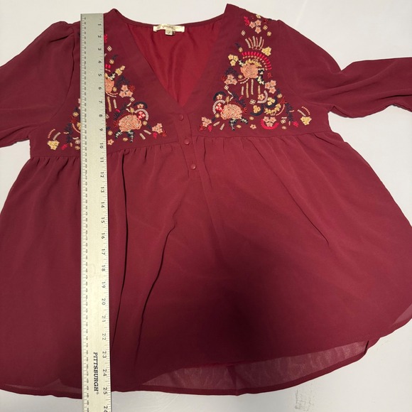Andree by UNIT Burgundy Embroidered V Neck Babydoll Top Blouse Women's Size L - Picture 11 of 11